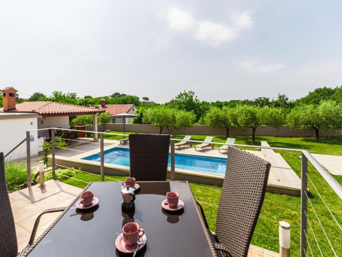 Villa Viktoria Poll&Garden View Kaštelir Exterior foto